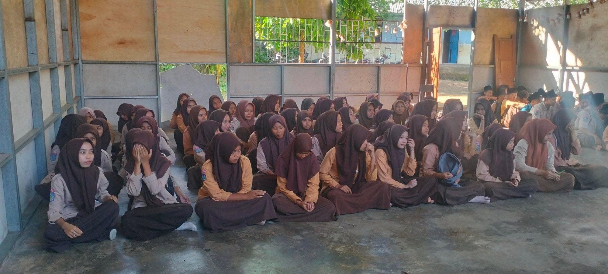 Pendampingan pembelajaran harian peserta didik di lingkungan madrasah